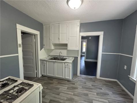 8910 Harris Avenue Cleveland OH 44104