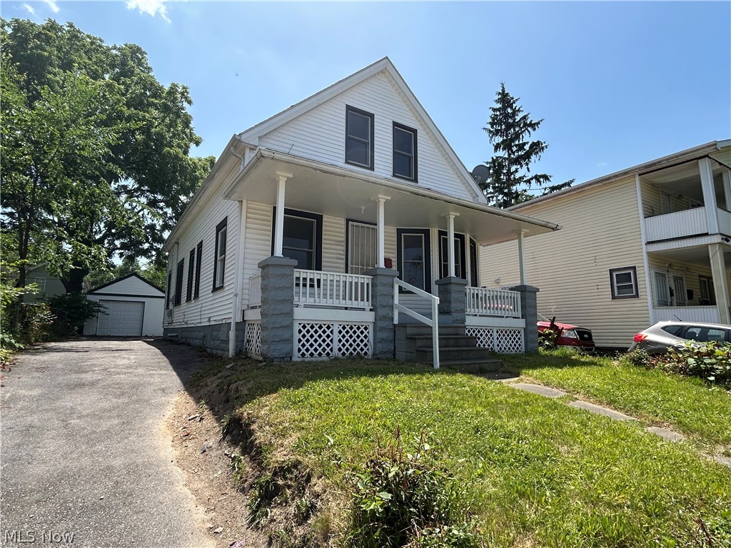 8910 Harris Avenue Cleveland OH 44104