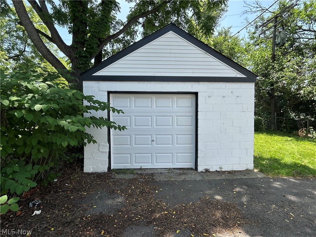 8910 Harris Avenue Cleveland OH 44104