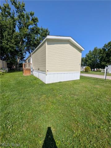 205 Greenbriar Drive Elyria OH 44035