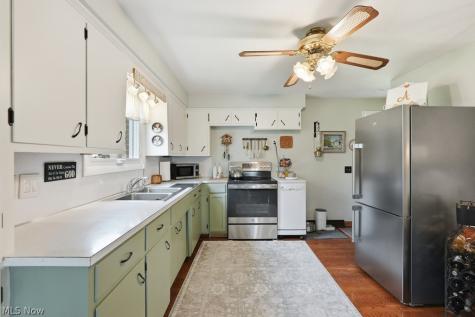 1114 Fiesta Road SW Dellroy OH 44620
