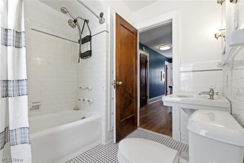 621 Greenwood Avenue Akron OH 44320