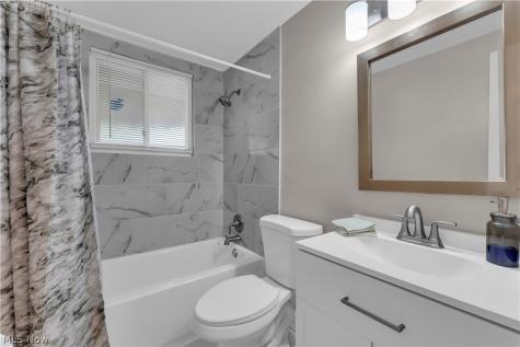 6391 Sandfield Drive Brook Park OH 44142