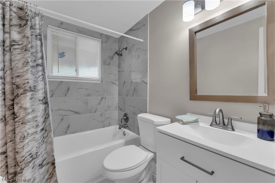 6391 Sandfield Drive Brook Park OH 44142
