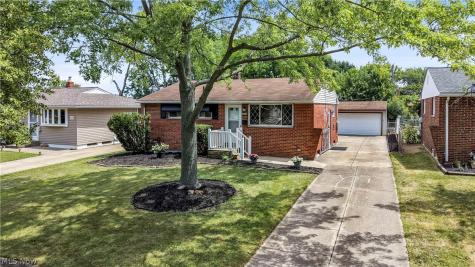 6391 Sandfield Drive Brook Park OH 44142