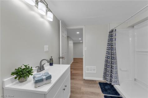 6391 Sandfield Drive Brook Park OH 44142
