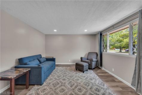 6391 Sandfield Drive Brook Park OH 44142