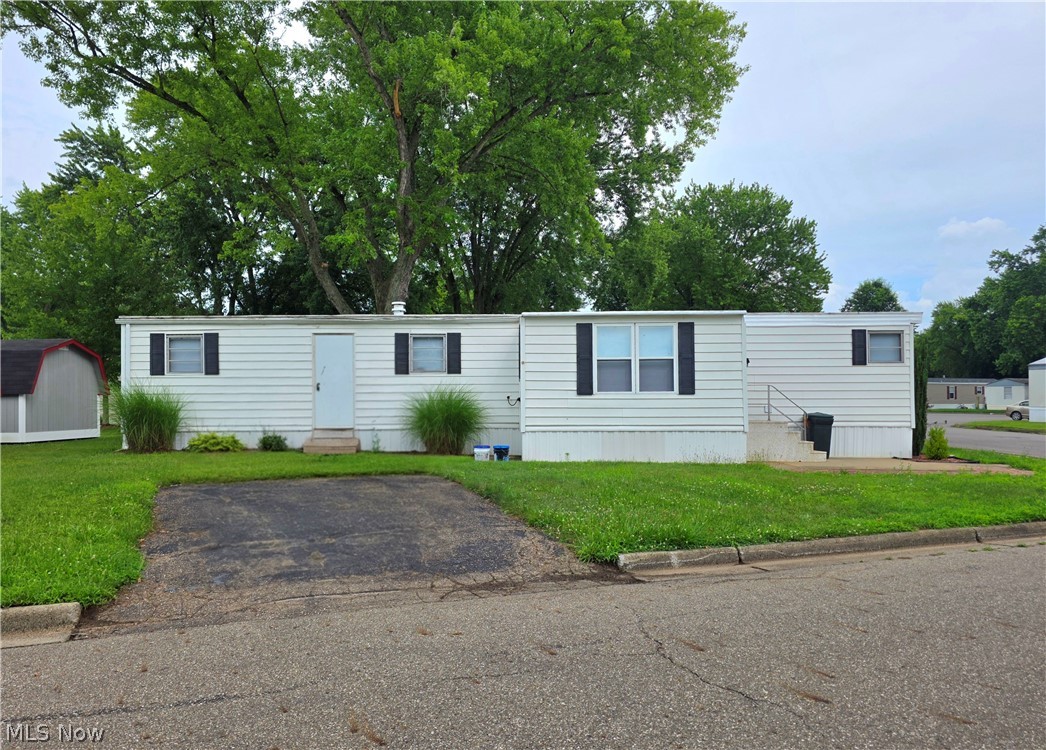 104 Tarpon Circle SE New Philadelphia OH 44663