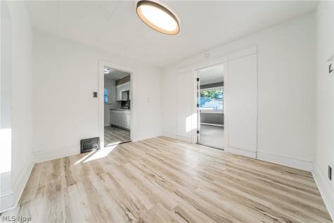 19401 Meredith Avenue Euclid OH 44119
