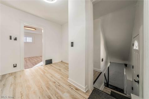 19401 Meredith Avenue Euclid OH 44119