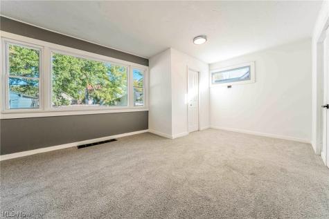 19401 Meredith Avenue Euclid OH 44119