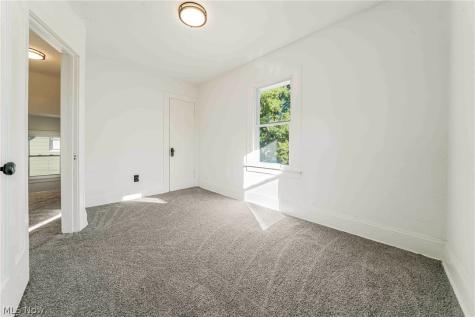 19401 Meredith Avenue Euclid OH 44119