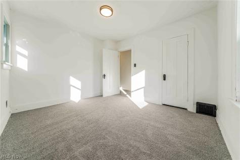 19401 Meredith Avenue Euclid OH 44119