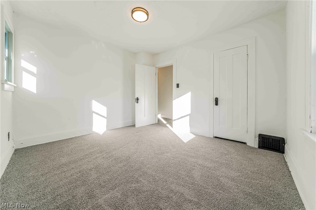 19401 Meredith Avenue Euclid OH 44119