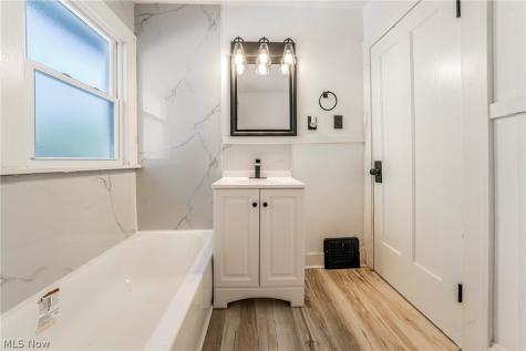 19401 Meredith Avenue Euclid OH 44119