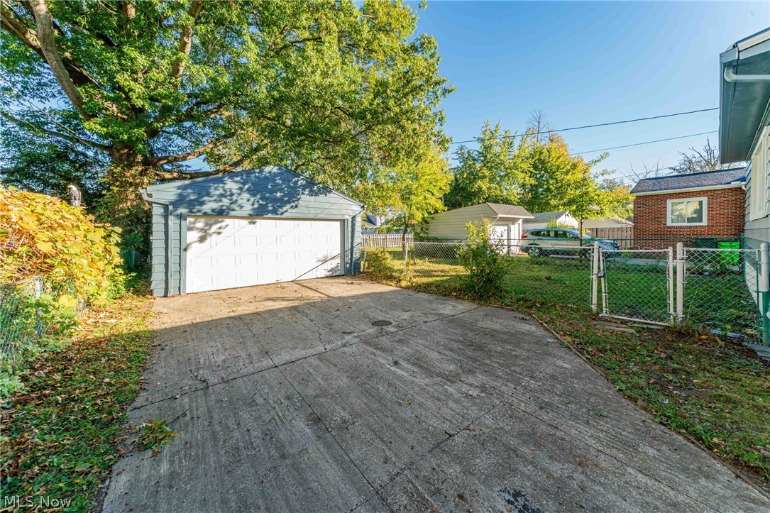 19401 Meredith Avenue Euclid OH 44119