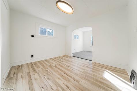 19401 Meredith Avenue Euclid OH 44119
