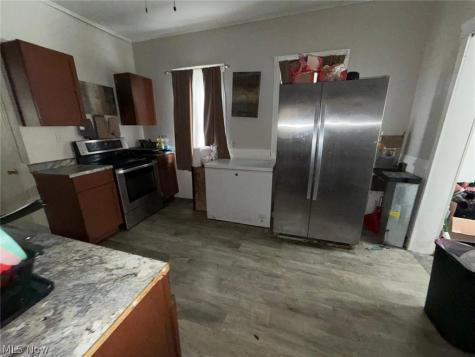 3942 Poe Avenue Cleveland OH 44109