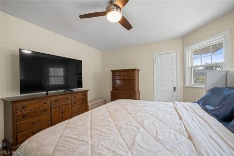 1248 W Clifton Boulevard Lakewood OH 44107