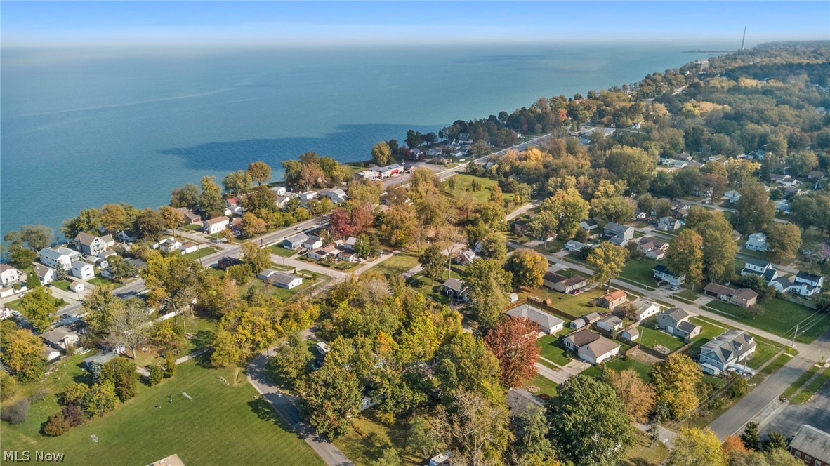 559 Pasadena Avenue Sheffield Lake OH 44054