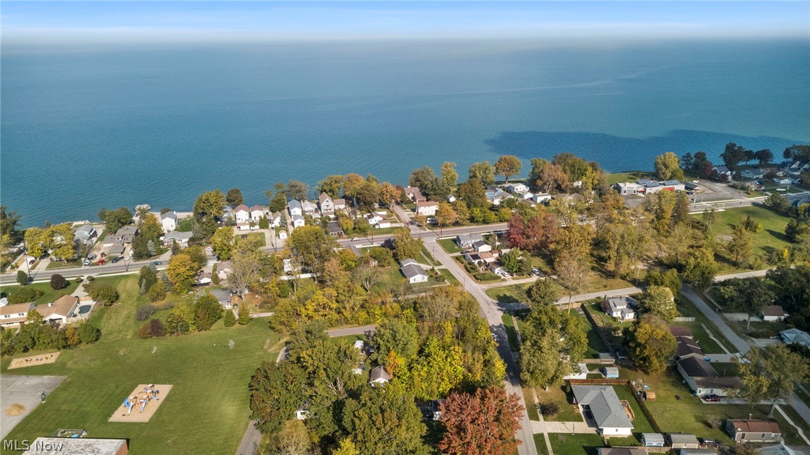 559 Pasadena Avenue Sheffield Lake OH 44054