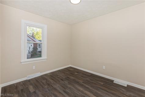 874 Hine Avenue Painesville OH 44077