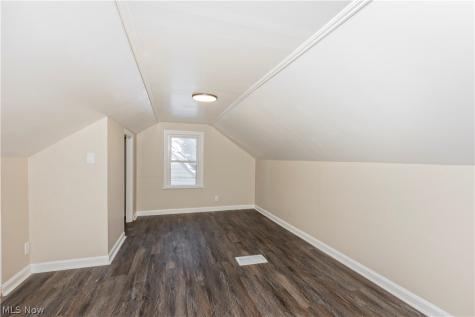 874 Hine Avenue Painesville OH 44077