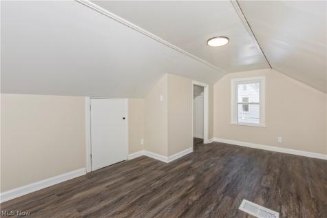 874 Hine Avenue Painesville OH 44077