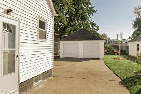 874 Hine Avenue Painesville OH 44077