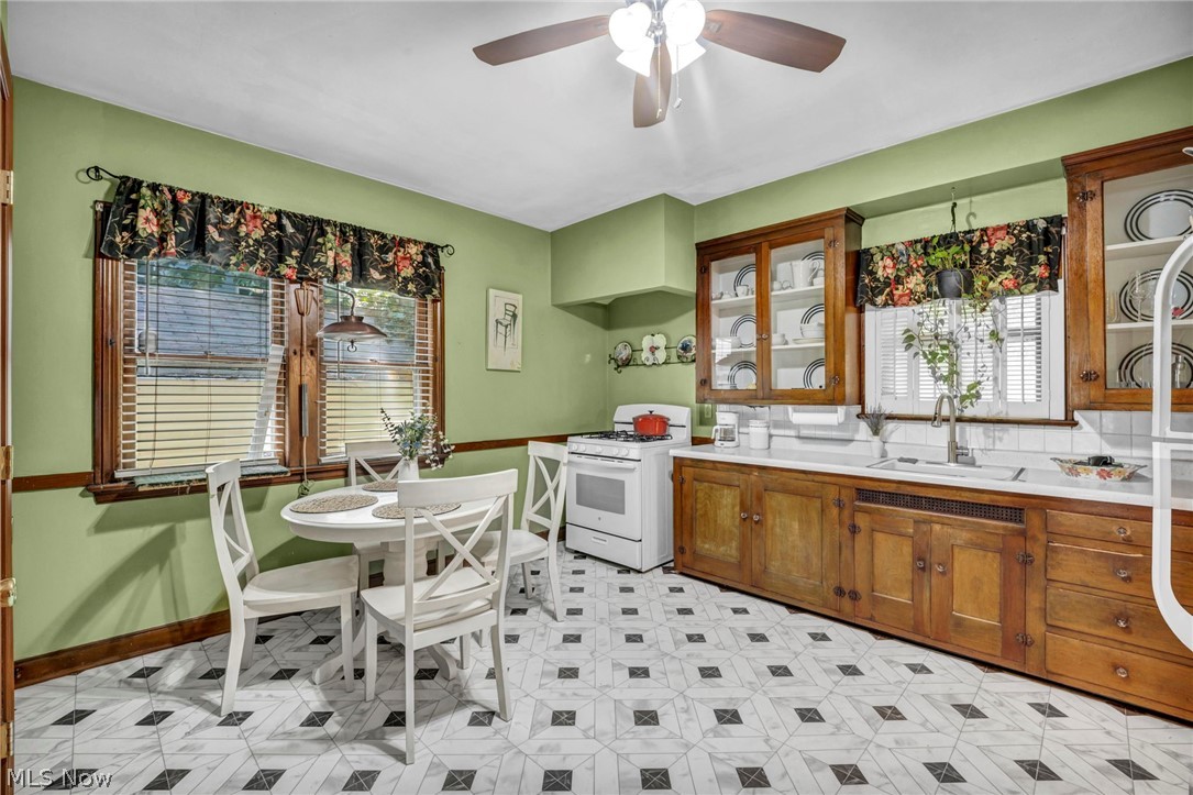 852 Starkweather Cleveland OH 44113