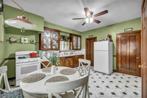 852 Starkweather Cleveland OH 44113