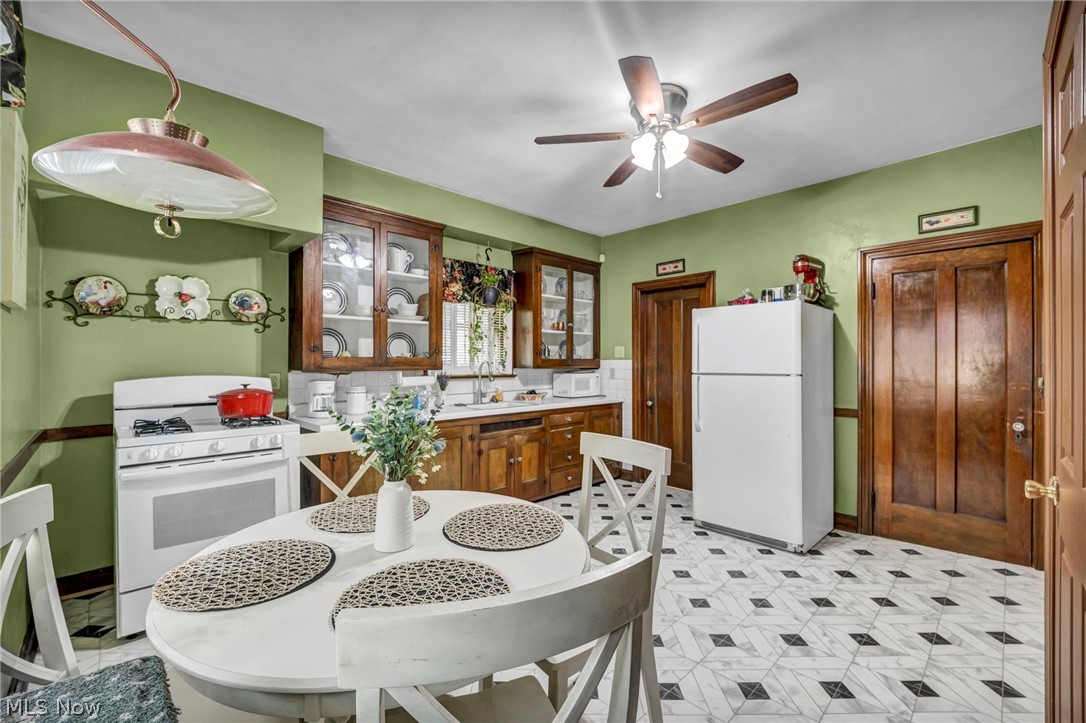 852 Starkweather Cleveland OH 44113