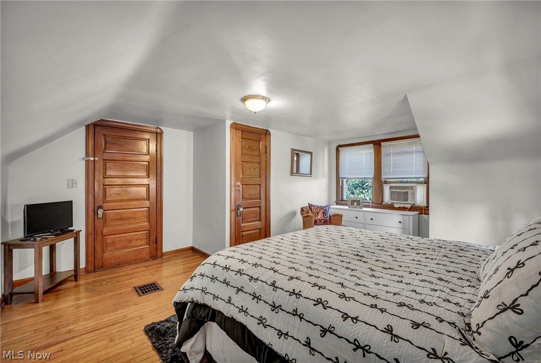 852 Starkweather Cleveland OH 44113