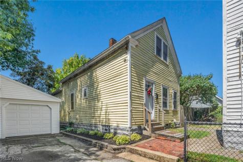 852 Starkweather Cleveland OH 44113