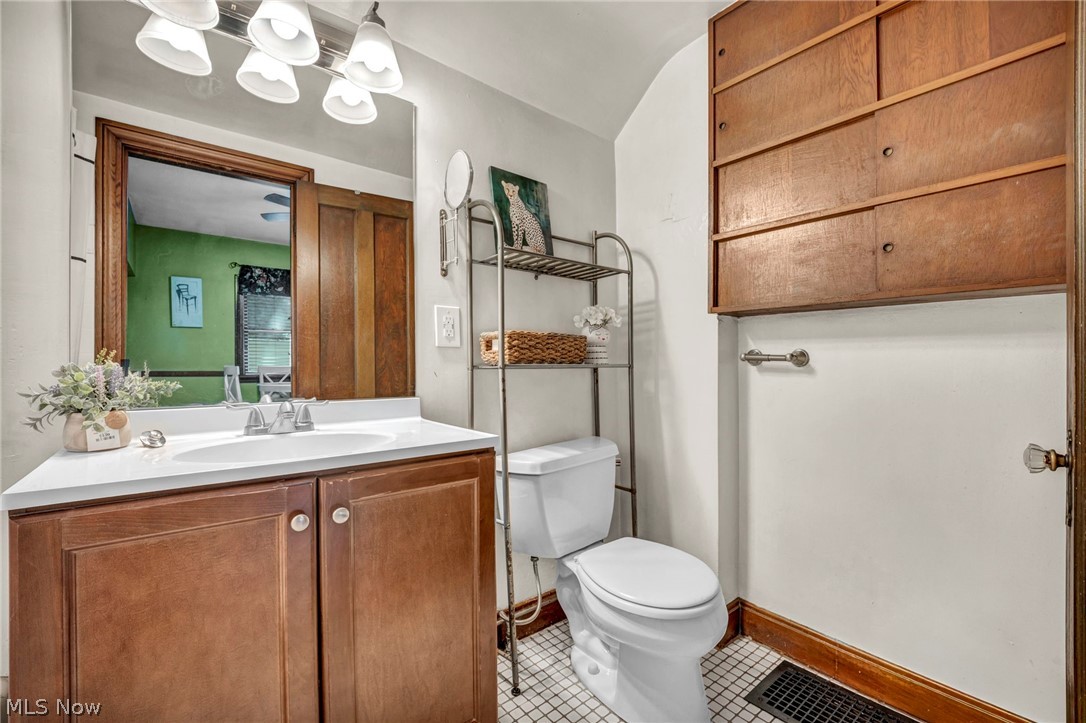 852 Starkweather Cleveland OH 44113