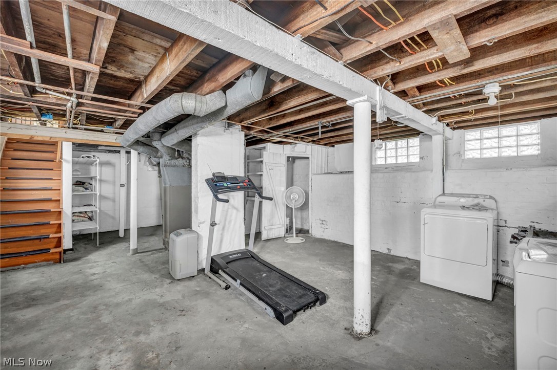 852 Starkweather Cleveland OH 44113