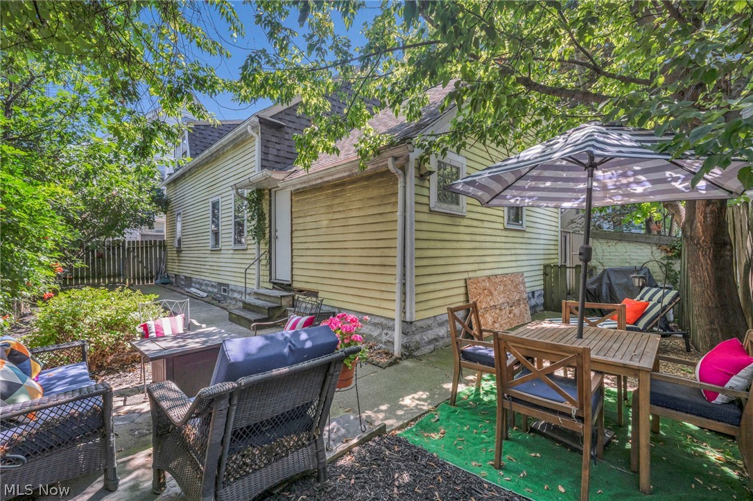 852 Starkweather Cleveland OH 44113