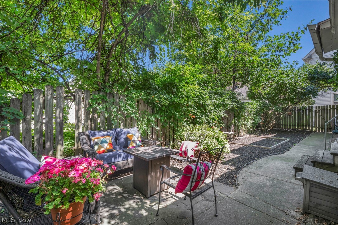 852 Starkweather Cleveland OH 44113