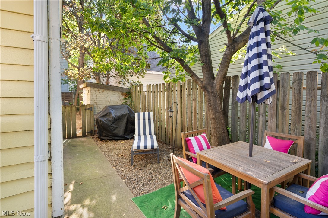 852 Starkweather Cleveland OH 44113