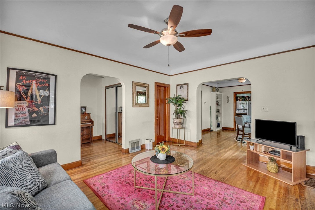 852 Starkweather Cleveland OH 44113