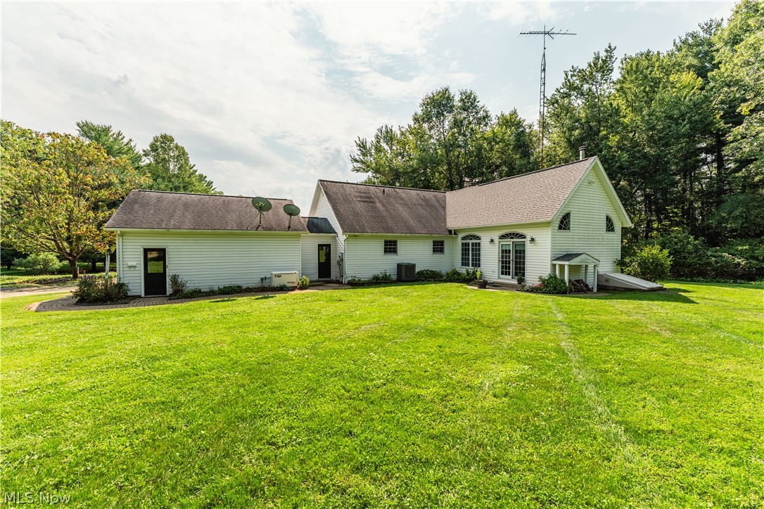 5556 Blacksnake Hill Road NE Dover OH 44622
