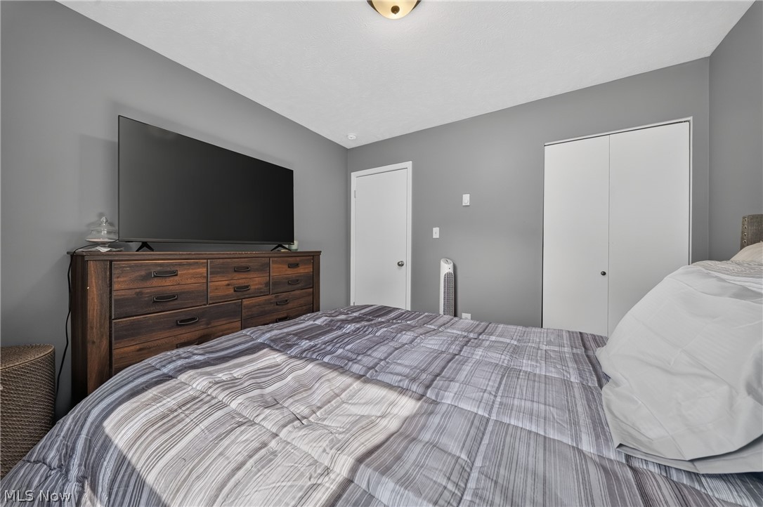 16 Leffingwell Drive Orwell OH 44076