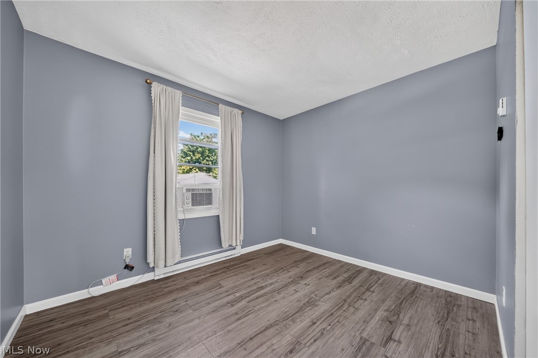 16 Leffingwell Drive Orwell OH 44076