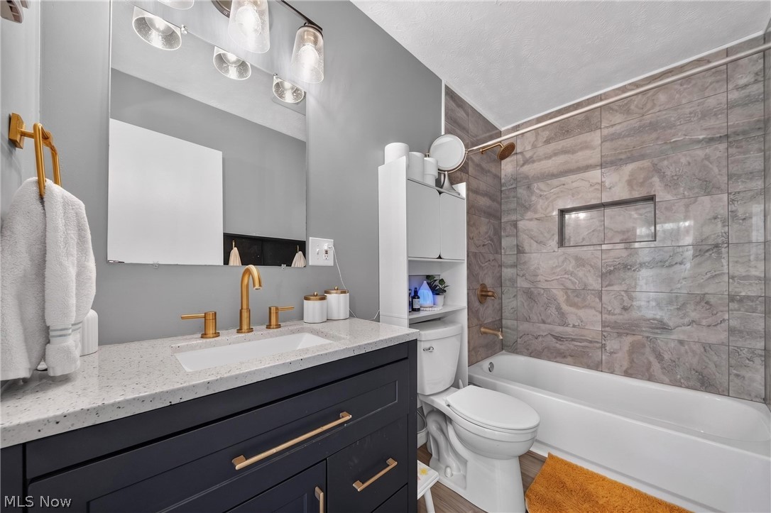 16 Leffingwell Drive Orwell OH 44076