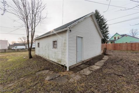 2440 E 32nd Street Lorain OH 44055