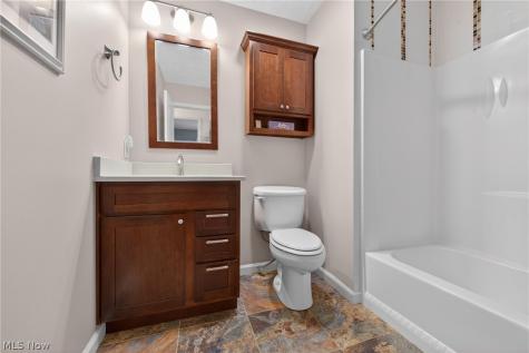 386 Tulip Trail Wadsworth OH 44281
