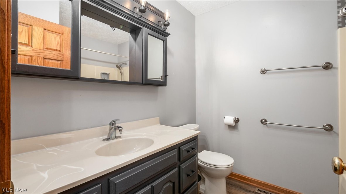 6625 S River Road Blue Rock OH 43720