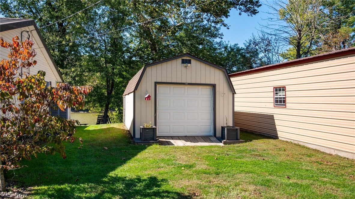 6625 S River Road Blue Rock OH 43720