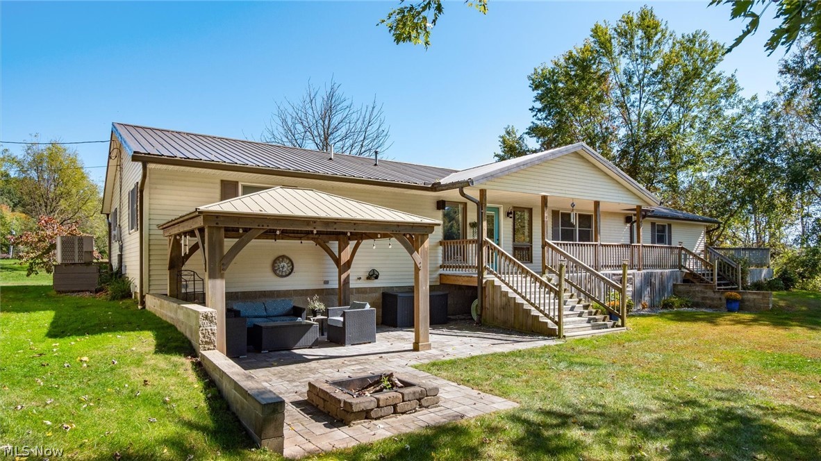 6625 S River Road Blue Rock OH 43720