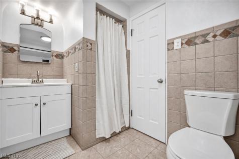 3683 Stoer Road Shaker Heights OH 44122